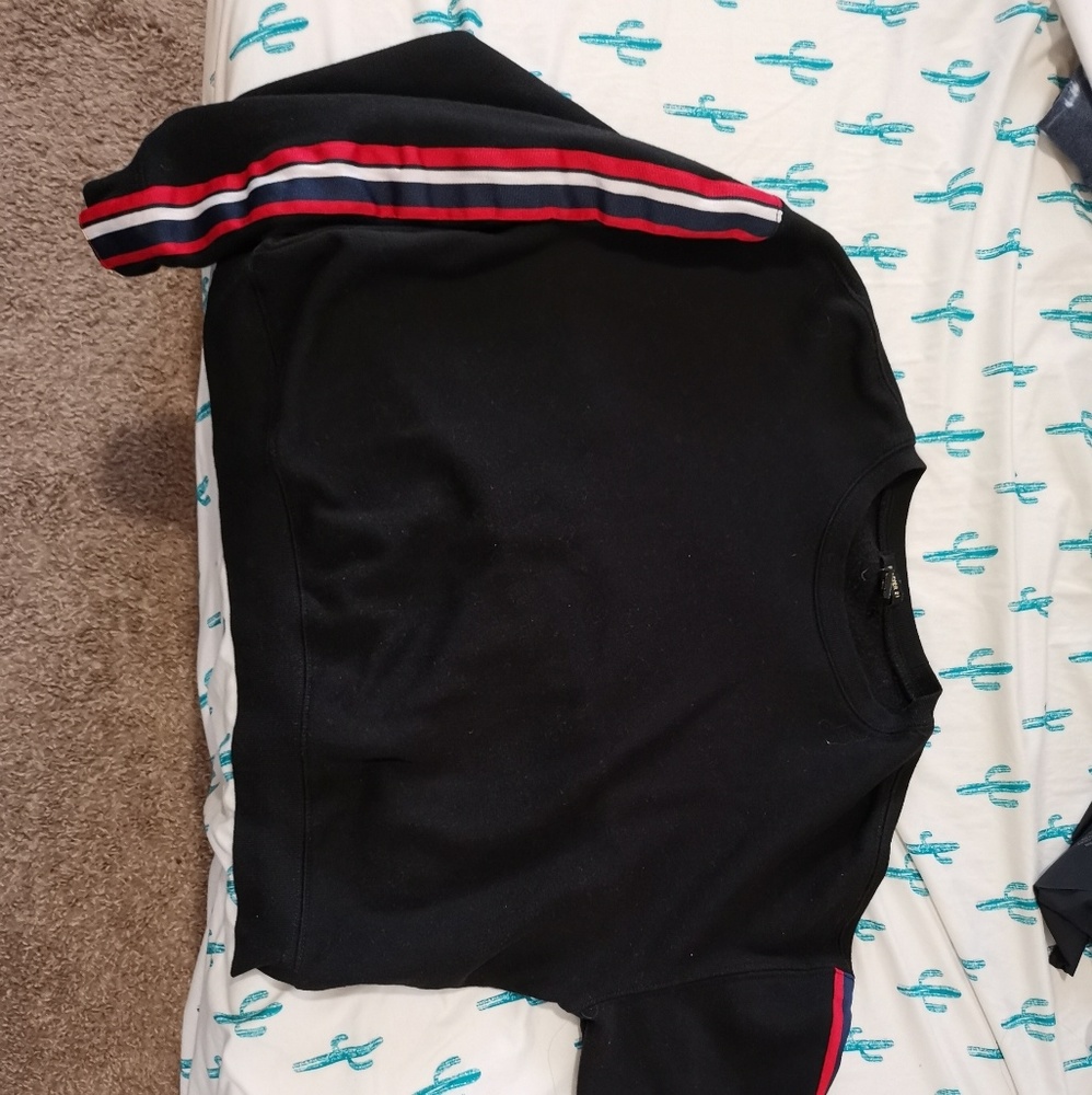 Forever 21 black semi cropper sweater